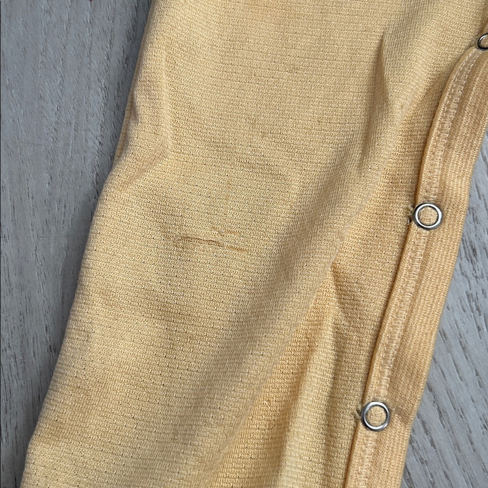 Patagonia Capilene Baby Onesie 12M Yellow Thermal Base Layer Snap Suit - Picture 5 of 7